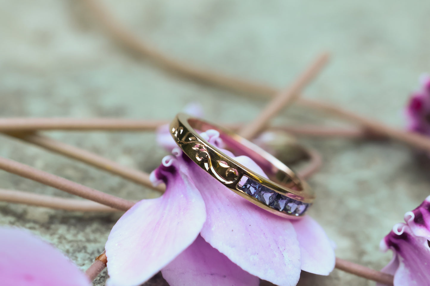 Flora Band