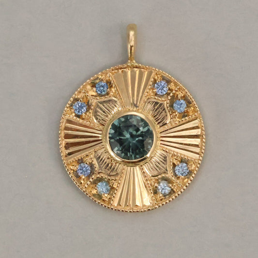 Reya Medallion
